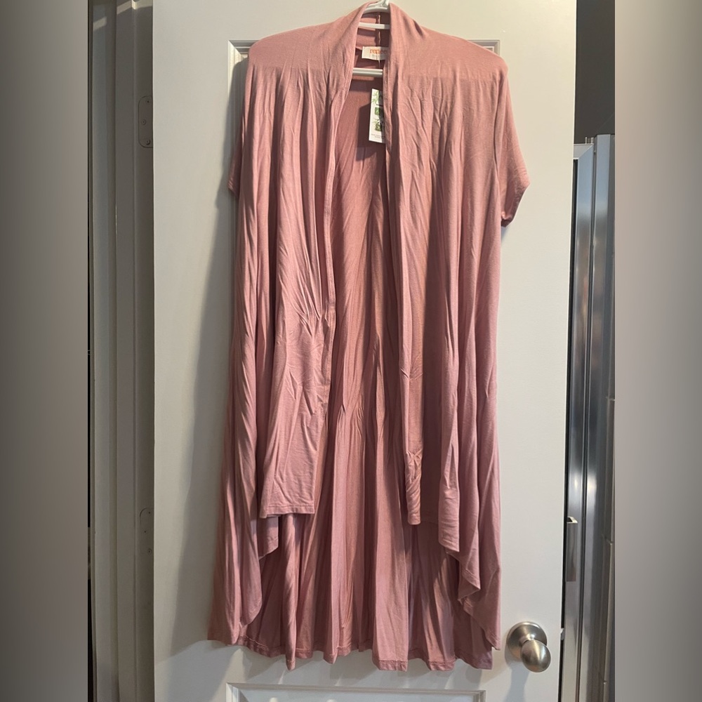 Mauve short sleeve cover reneec. Size 14 with tags still on knee length